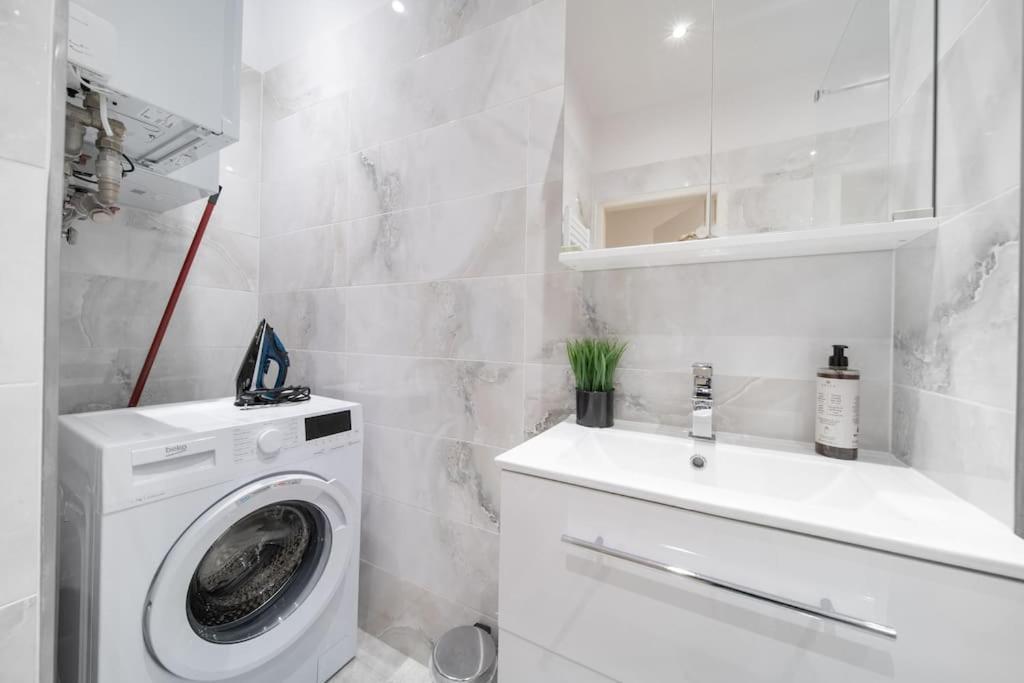 3b Bright Beautiful Newly Renovated 3br Apartamento